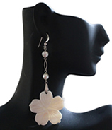 Luxe Fowerchelles with pearls earrings